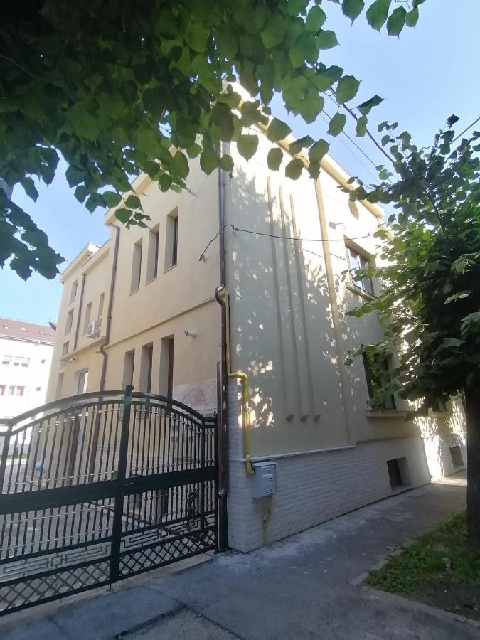 Nova Lake Apartamente Wild Jungle Satu Mare Ngoại thất bức ảnh